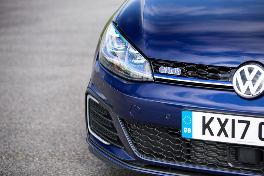 Детали экстерьера Volkswagen Golf GTE 2017 года  (UK) (фото 27 из 27)